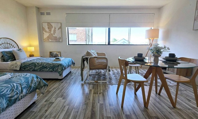 Kings Cross Apartment | Spacious City Pad with Pool and Spa