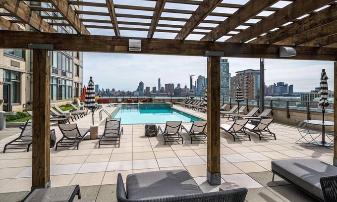Hudson Exchange Apartment | Spacious & Clean 1BR | Full Kitchen | Washer/Dryer | by GLS