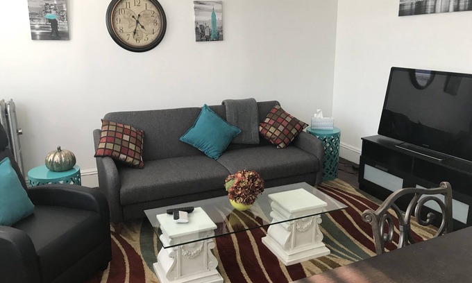 North Bergen House | Spacious, clean Aparment only 15 Minutes To NYC!