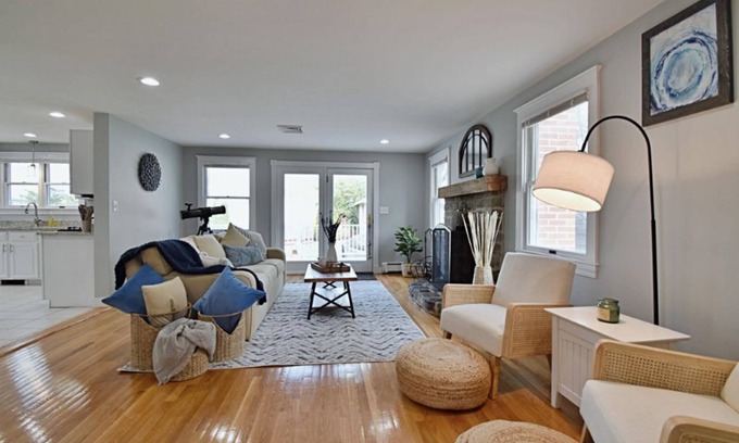 Milton House | Spacious, Comfy Colonial, minutes to Boston and highways