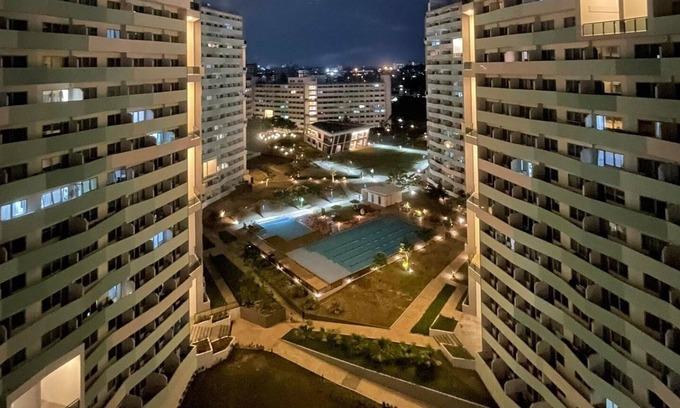 Matandang Balara Condo | Spacious Condo Unit for Staycation With Netflix!
