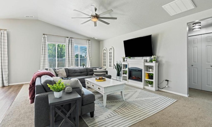 Nampa House | Spacious Cool Springs! Central Nampa 3 Bed