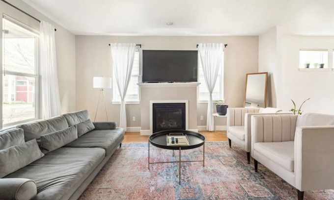 Portsmouth House | Spacious Corporate Haven, AC, WIFI, Workspace