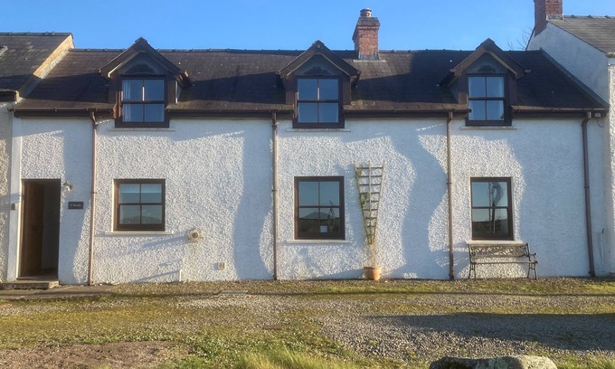 Castlemorris Cottage | Spacious cottage in quiet village, near to Pembrokeshire coast.