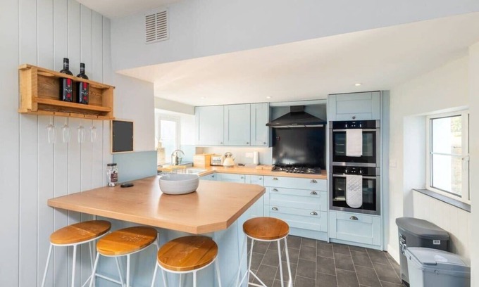 North Buckland House | Spacious Cottage, Parking nr Saunton Sands