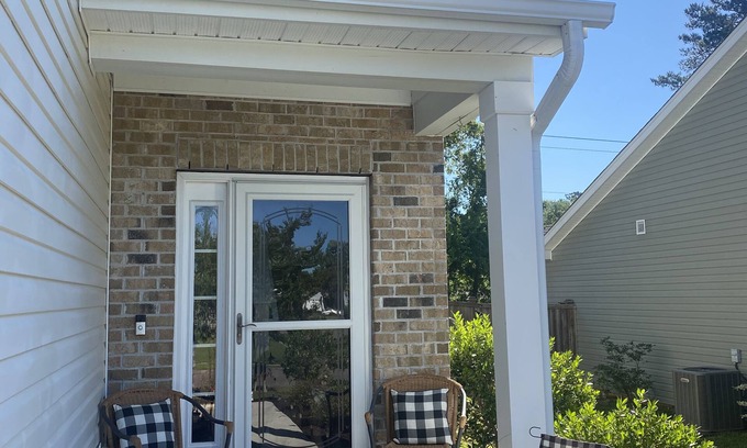 Ladson House | Spacious/Cozy 3Bedroom/2.5 Bath Home