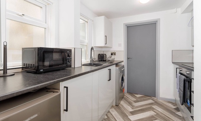 Kirkdale Apartment | Spacious Cozy flat - Spellow Lane - Liverpool
