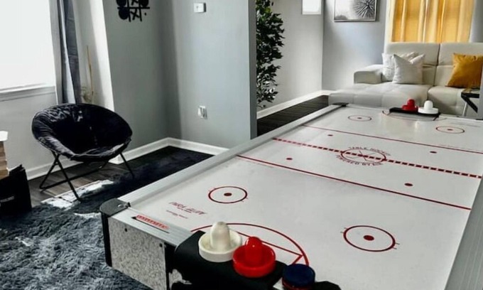 Northeast Kansas City House | Spacious cozy home w/ GameRoom!