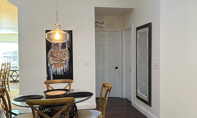 Conway House | Spacious craftsmen house sleeps 8