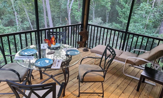 Cleveland House | Spacious Creek-side Home in the Woods near Wineries, Helen and Dahlonega