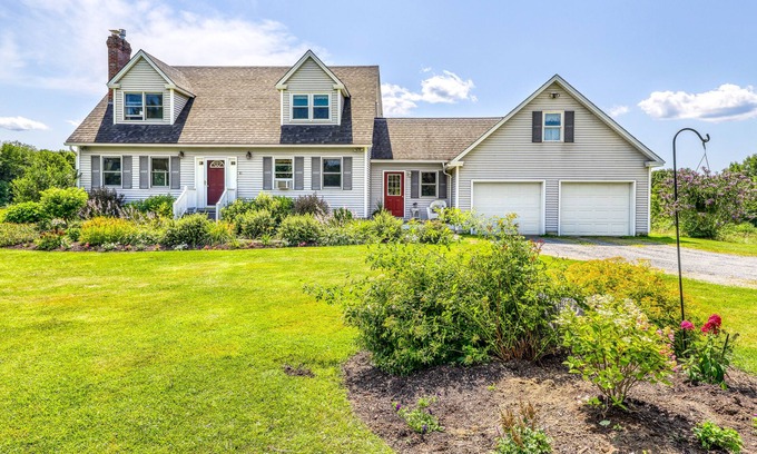 Waterbury Center House | Spacious, dog-friendly house w/free WiFi, gas fireplace, private grill