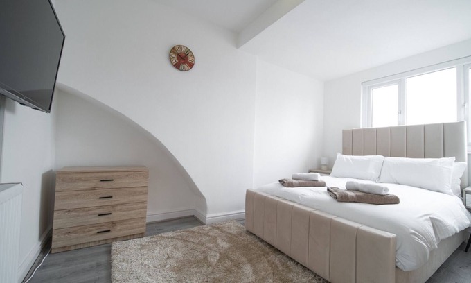 Thornton-Cleveleys House | Spacious Duplex Apartment - Perfectly Situated in the Heart