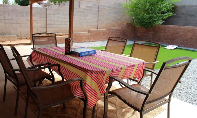 Albuquerque House | Spacious Escape, 1KB, 2QB, Wifi - Private Yard