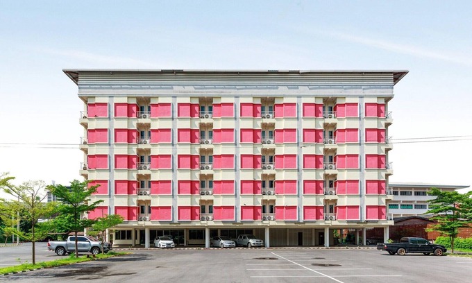Bang Kra So House | Spacious Family Escape | Thai Comfort at Vresotel