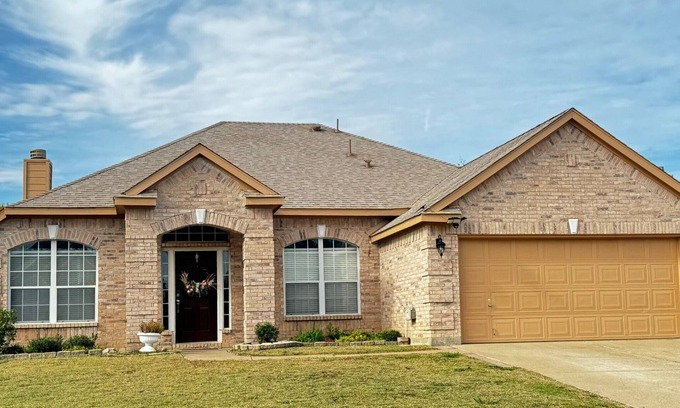 Grand Prairie House | Spacious Family-Friendly HousenFree cancelation.