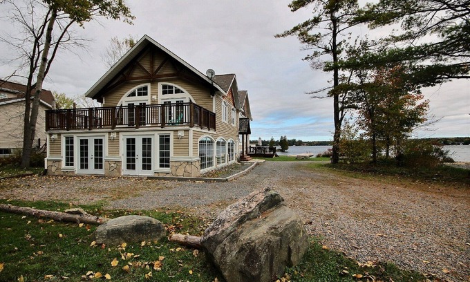 Gravenhurst Cottage | Spacious, Family-Friendly Cottage on Lake Muskoka