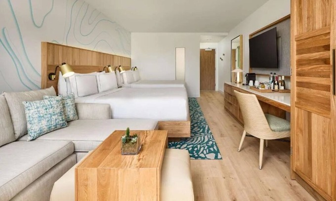 Marathon Hotel | Spacious Family-Friendly Stay Near Dolphin Encounters & Beaches! Outdoor Pool!