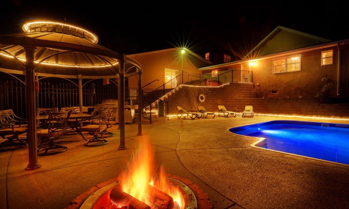 Lowell House | 💦 ☀️Spacious Family Friendly Home with Large Private Pool 🏊 💦 🤿