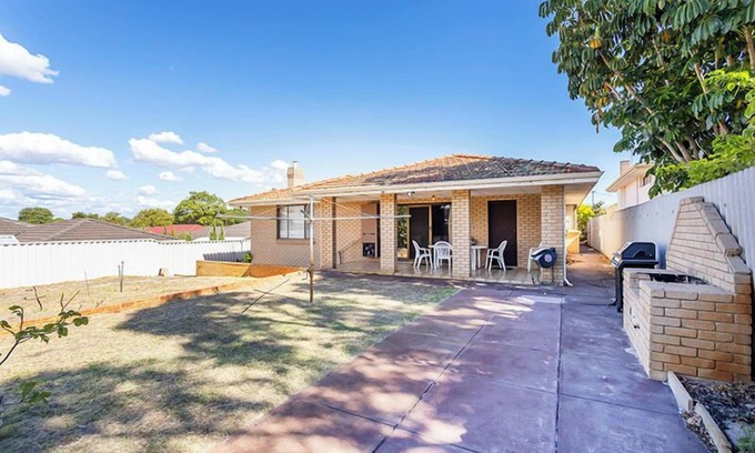 Dianella House | Spacious Family Retreat - Executive Escapes