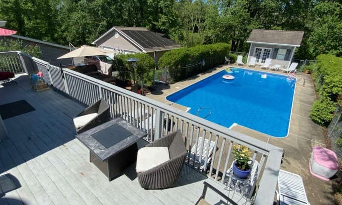 East Stroudsburg House | Spacious Family Retreat on 7.5 Private Acres Sleeps 14+ Pool/Hot Tub/Sauna/GR
