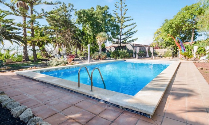 El Madronal Villa | Spacious Finca el Rincón with Mountain View, Wi-Fi, Terraces & Poo