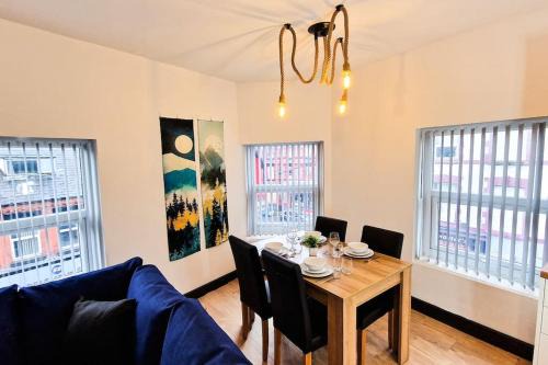 Anfield Apartment | Spacious flat on Breck Road!