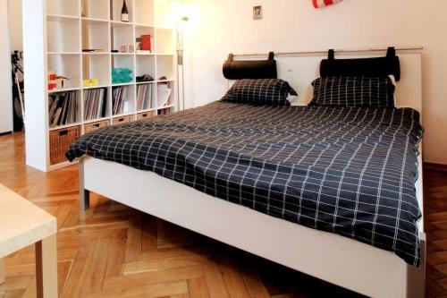 St. Vinzenz Apartment | SPACIOUS for BIG GROUPS OKTOBERFEST/BAUMA