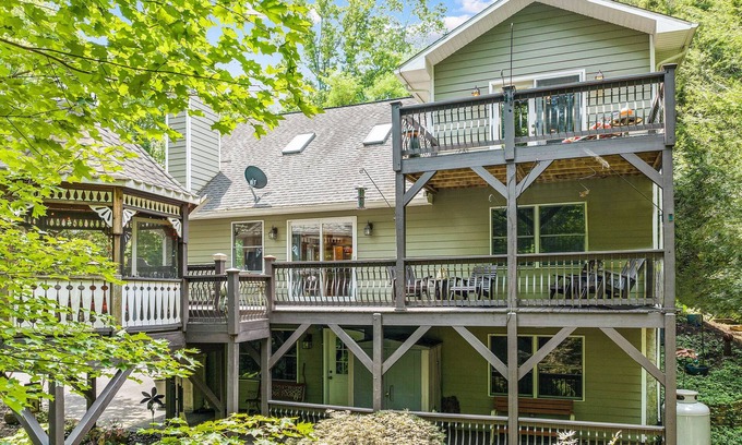 Mountain Springs House | Spacious four-bedroom home with Breathtaking views and Hot tub