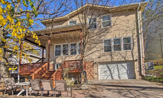 Fox Lake House | Spacious Fox Lake Home w/ Deck + Gas Grill!