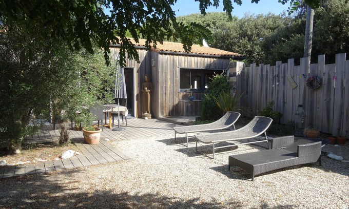 Domino House | Spacious and bright house 100 meters from the sea