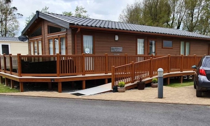 Penally Cabin | Spacious Glendale Lodge in Kiln Park – Perfect for Families and Coastal Getaways