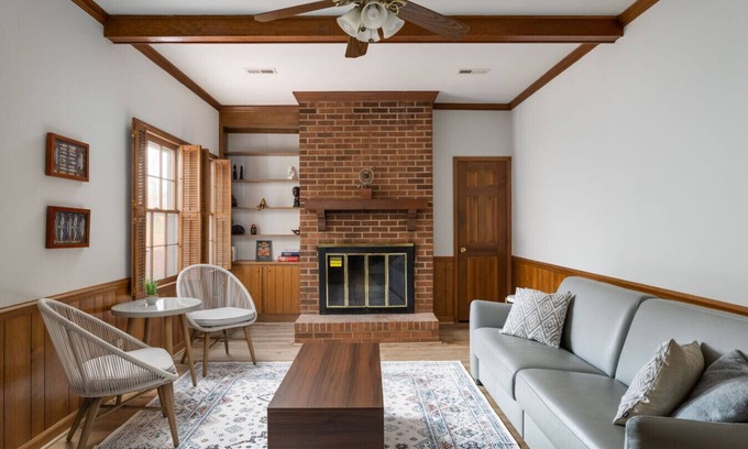 Greensboro House | Spacious Golf Course Townhouse