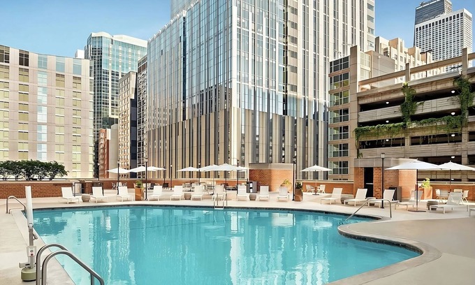 Streeterville Hotel | Spacious Good-Value Accommodation! Parking, Outdoor Pool, Near Field Museum