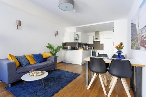 Margareten Apartment | Spacious Group Apartment with Balcony