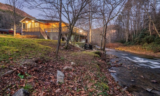 Butler House | Spacious Hideaway w/hot tub and creek- 1 mile from beautiful Watauga Lake