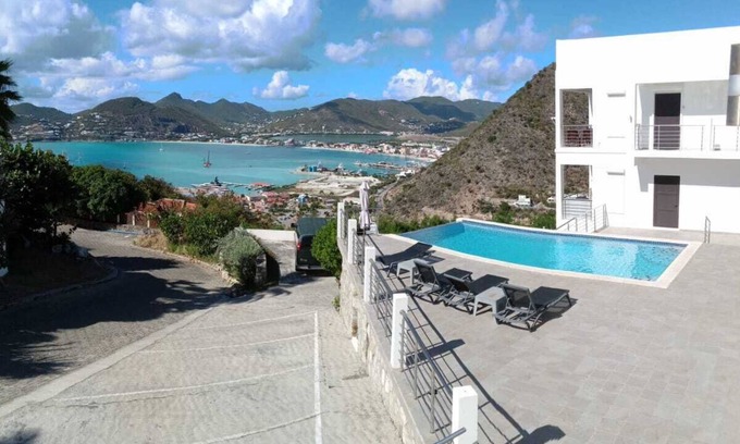 Point Blanche Condo | Spacious Hillside Condo surrounded by the Ocean