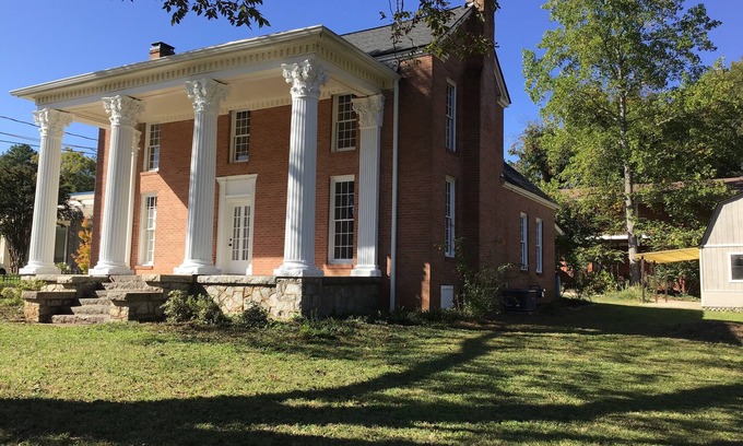 Lithonia House | Spacious Historic 4 bed 2 bath Home close to Atlanta and State Parks