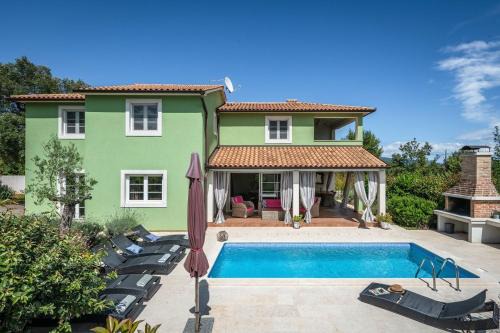 Rakalj House | Spacious holiday house/pool/jacuzzi/playground/6+2