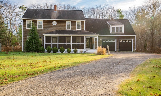 Biddeford House | Spacious Home Close to Beaches! 3BR, Dog & Family Friendly, 30 Mins to Portland