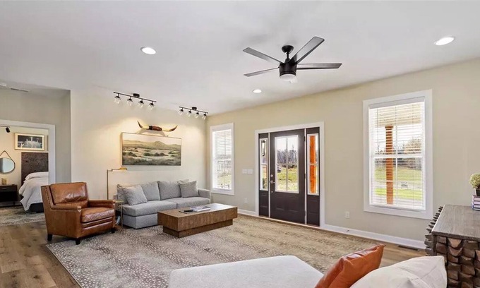 Cave City House | Spacious home close to Mammoth Cave NP!