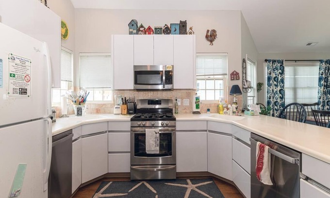 Admiral Estates House | Spacious Home Close to Beach