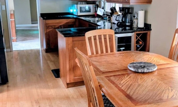 West Kelowna Estates House | Spacious Home great for family, friends, business trip!