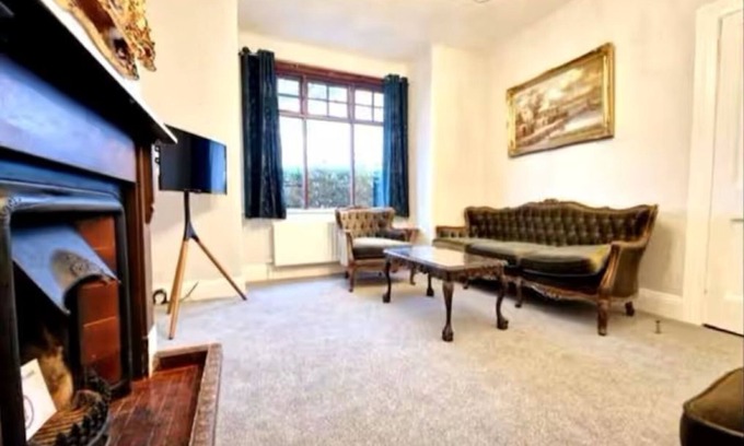 Claddagh House | Spacious home in a stunning location. 4 Bedrooms
