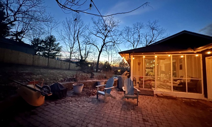 South Kansas City House | Spacious home in KC