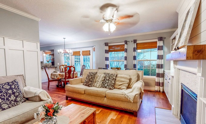 Springville House | Spacious Home near Adventures - Home Office, Full Kitchen, Dog-Friendly