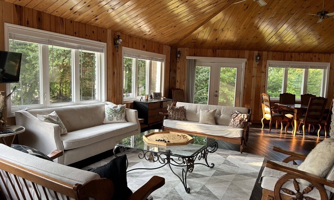 Algoma District House | Spacious home on Lake Superior