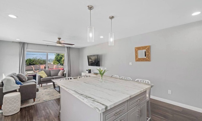 Bay Park House | Spacious Home Perfect for Work or Vacation