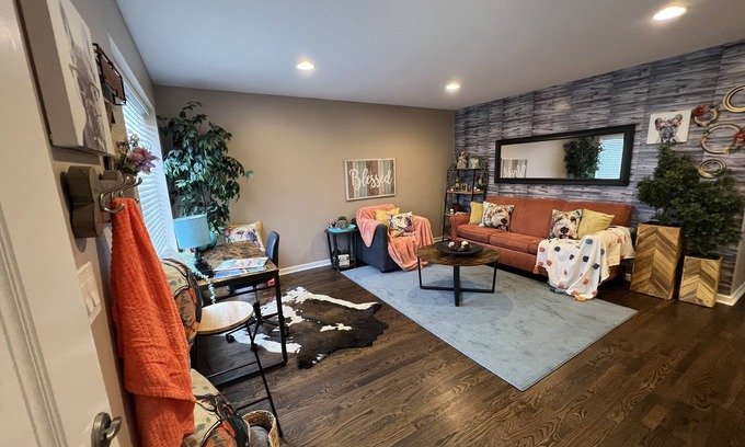Clinton Township House | Spacious Home| Pet Friendly| Ideal for Long Stays