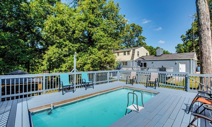 Church Street House | Spacious Home w/Hot Tub, 14 Mi to Downtown ATL!