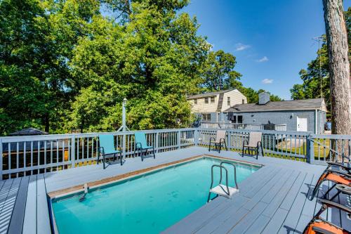 Church Street House | Spacious Home with Hot Tub, 14 Mi to Downtown ATL!